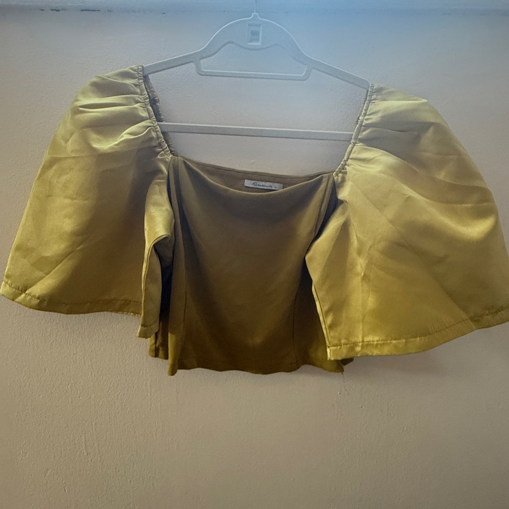 Amy Enjoy Life AEL sz. L good used condition chartreuse/green puffy sleeve shirt